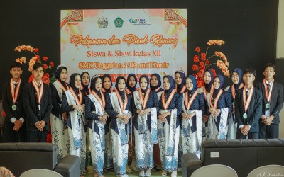 Penuh Haru dan Kebanggaan, SMK Unggulan Al-Kamal Kunir Sukses Gelar Prosesi Pelepasan Siswa Kelas XII Tahun 2026