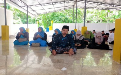 Memperkuat Spiritualitas, Keluarga Besar SMK Unggulan Al Kamal Gelar Ziarah Wali di Kediri dan Tulungagung